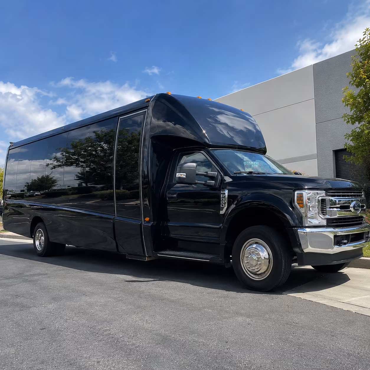minibus rentals to fernbank zoo atlanta and east atlanta destinations